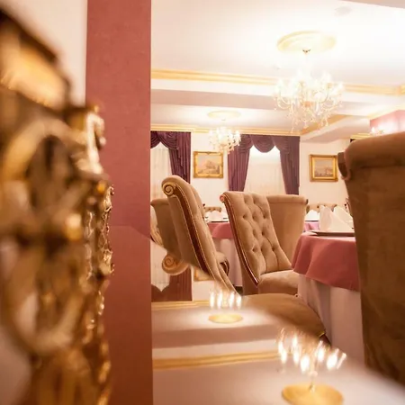 Royal Boutique Breeze