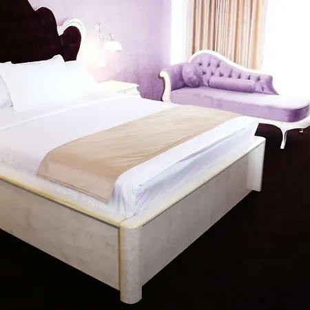 Royal Boutique Breeze Hotel 3*