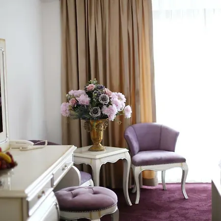 Hotel Royal Boutique Breeze