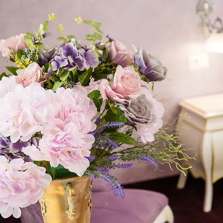 Royal Boutique Breeze 만갈리아